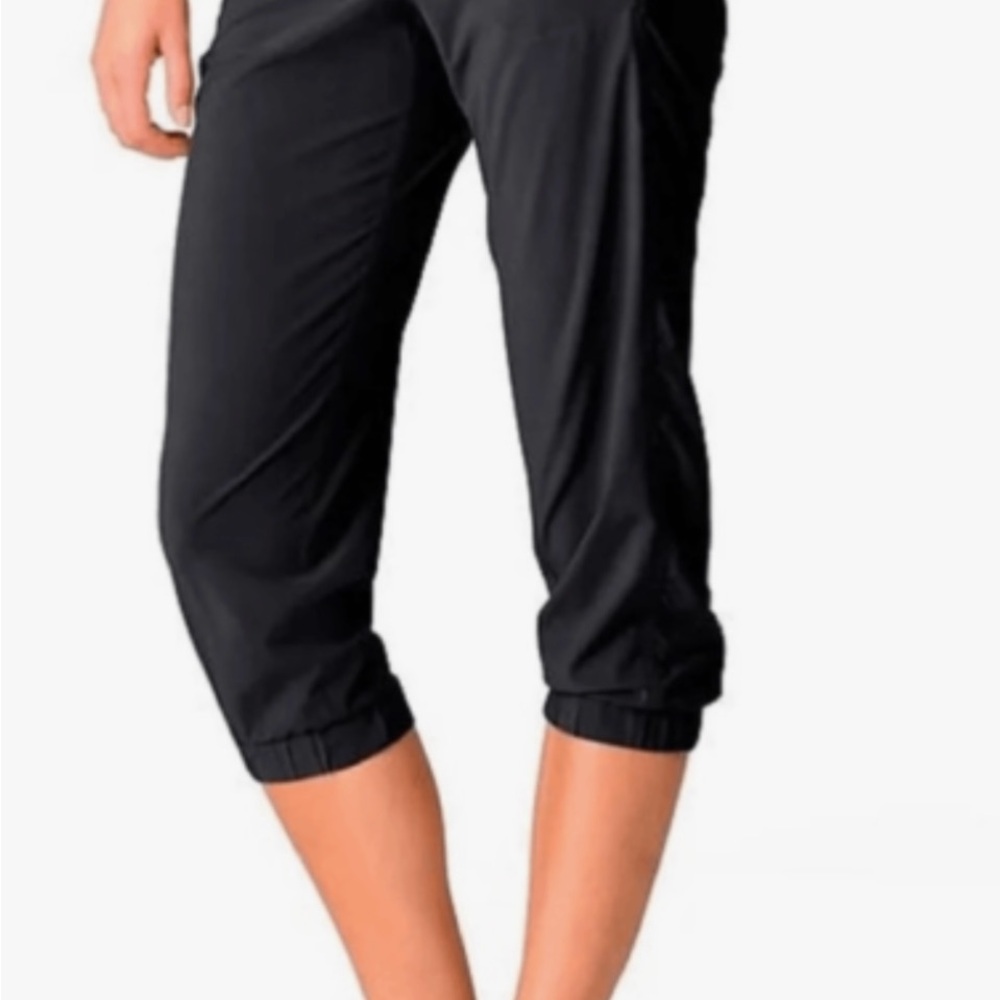Athleta La Viva Capri Pants in Black